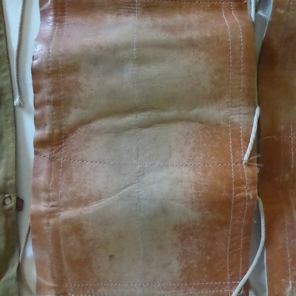 VINTAGE LEATHER CANVAS HAY CARTING WORKING COWBOY FARMER CHAPS (PRE-OWNED) - Picture 4 of 15